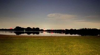 Foto van Volle maan Mindfulness wandeling & QiGong bij de Veerplas in Haarlem Foto van Volle maan Mindfulness wandeling & QiGong bij de Veerplas in Haarlem